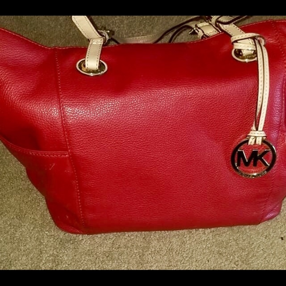 🔥🔥CLOSET CLEAR OUT SALE🔥🔥 MK PURSE